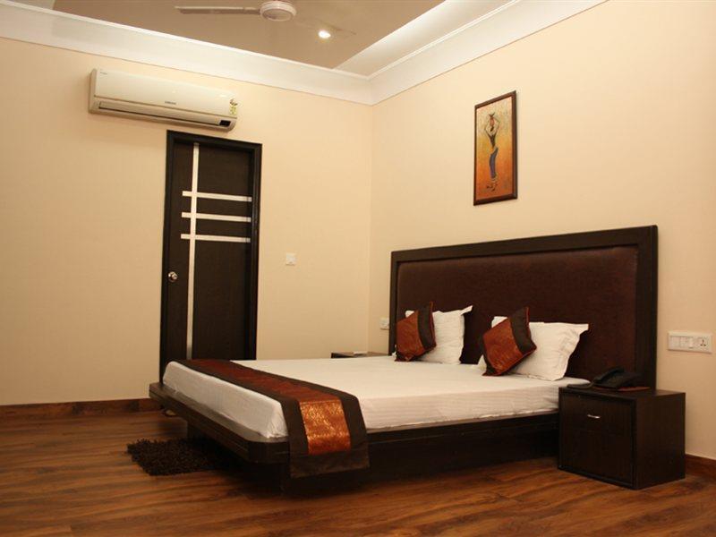 Hotel Apra Deluxe Neu-Delhi Exterior foto
