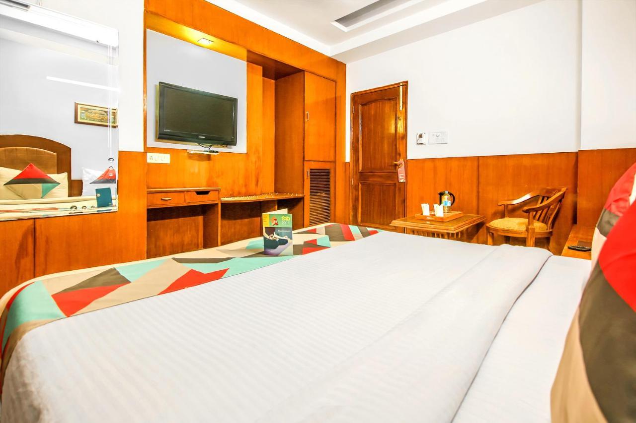 Hotel Apra Deluxe Neu-Delhi Exterior foto