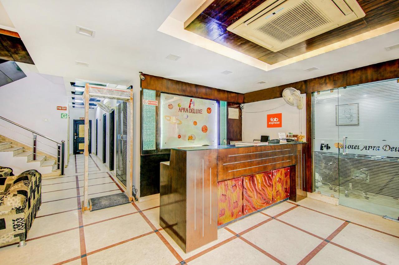 Hotel Apra Deluxe Neu-Delhi Exterior foto